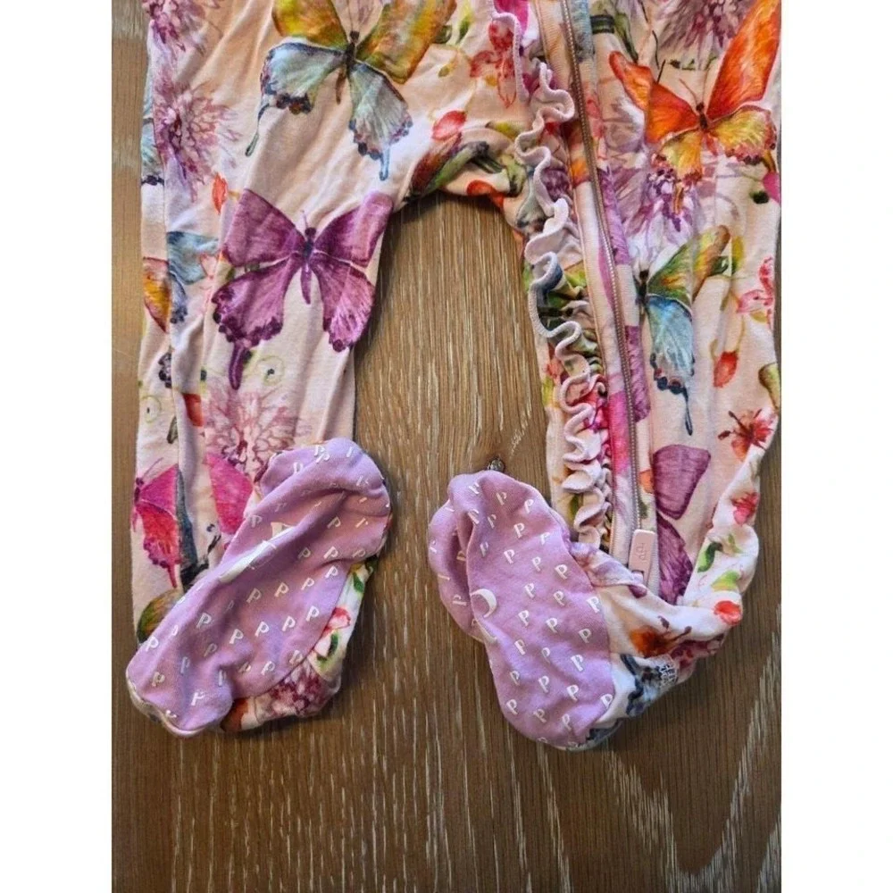 Posh peanut baby girl sleeper 6-9 mos - Picture 2 of 4